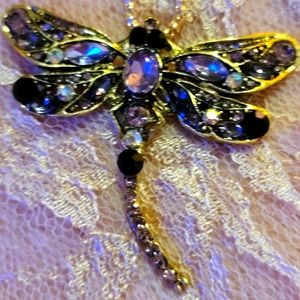 🦋 BETSEY JOHNSON Dragonfly Austrian Crystal Pendant